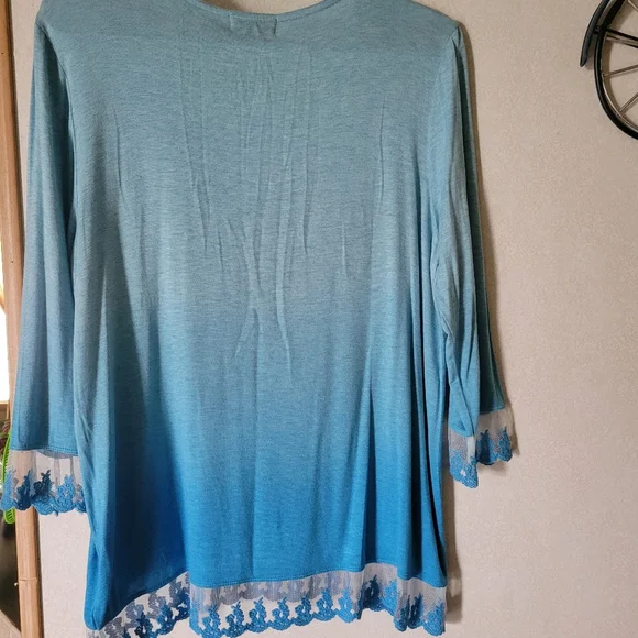 One world top - Picture 4 of 8